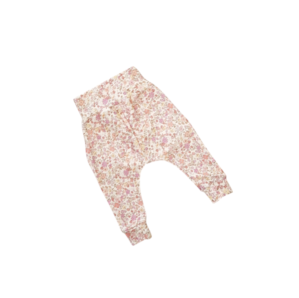 Harembroekje kleine bloemen maat 50